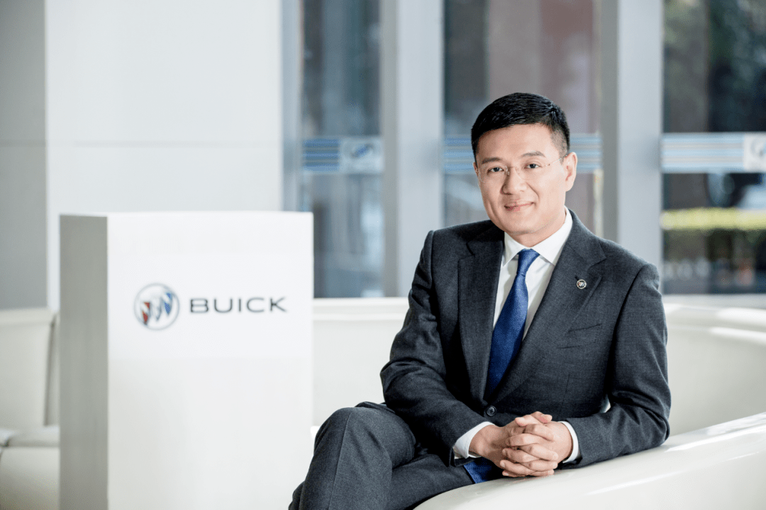 说到姚芾,早在2019年上海车展的前一天,上汽通用汽车总经理王永清就