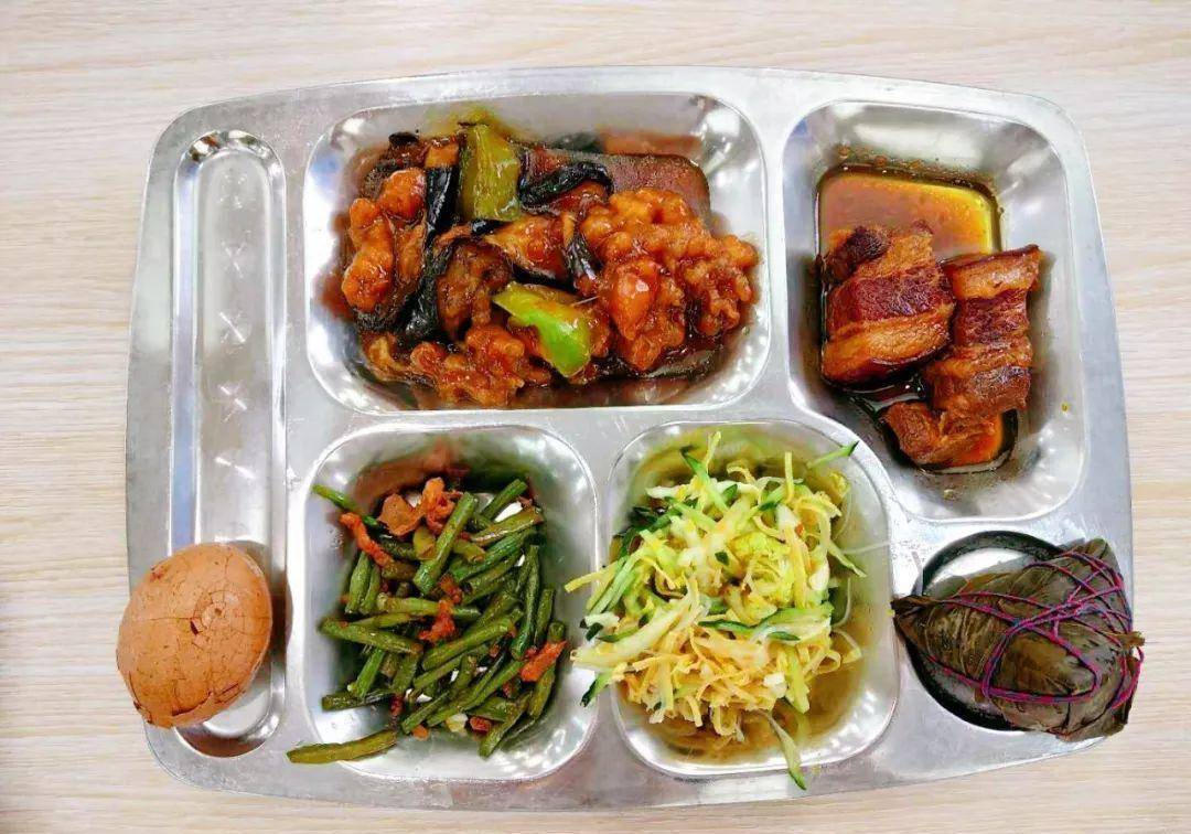 原创讨薪者在公司吃饭被收七万元委屈表示不欠我钱讨饭都远一点