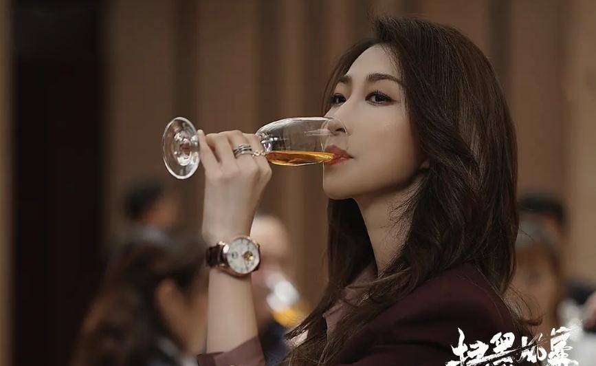 原创江疏影出演扫黑风暴惹争议是美貌撑不起人设还是演技不行