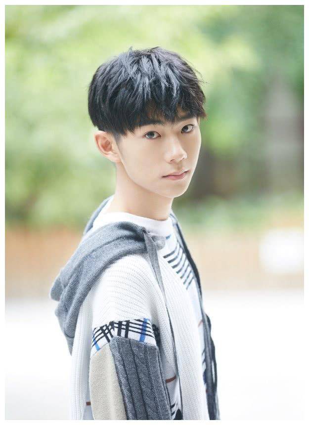 到戏外才发现小欢喜磊儿真牛小脚裤穿出无痕感腿长条顺