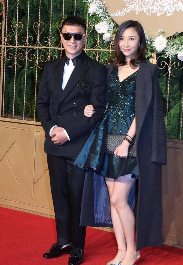 原创孙红雷小娇妻王骏迪穿亮片裙气质优雅身材完美高挑惹人羡慕