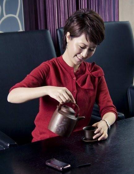 原创美女任良韵一个工科出身的人最后成为了安徽卫视的当家主持人