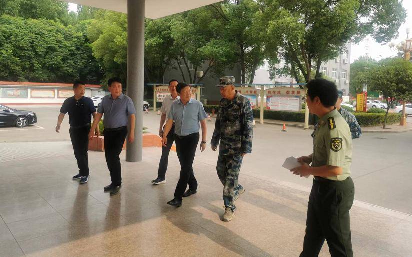 南阳军分区司令员许言龄到湍河街道督导基层人民武装