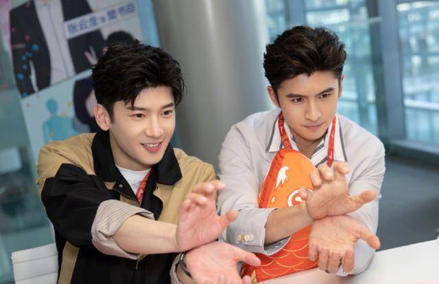 发展不及张彬彬,高伟光,也不敌张云龙,且资源差,嘉行没有丝毫要捧他的