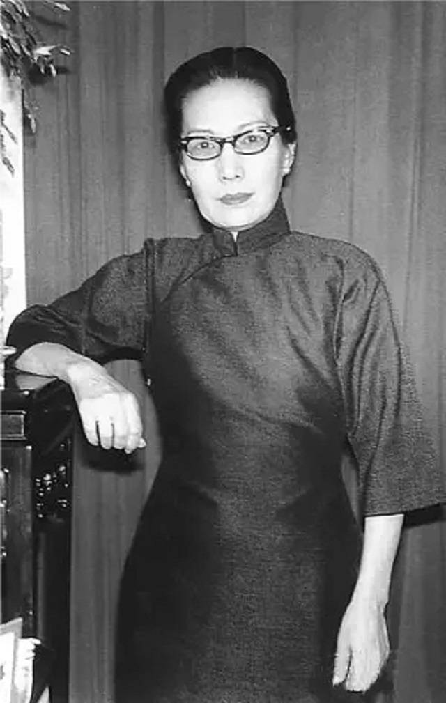 孟小冬一生两段婚姻,梅兰芳只给了她名声,杜月笙却给了她家庭_福芝芳