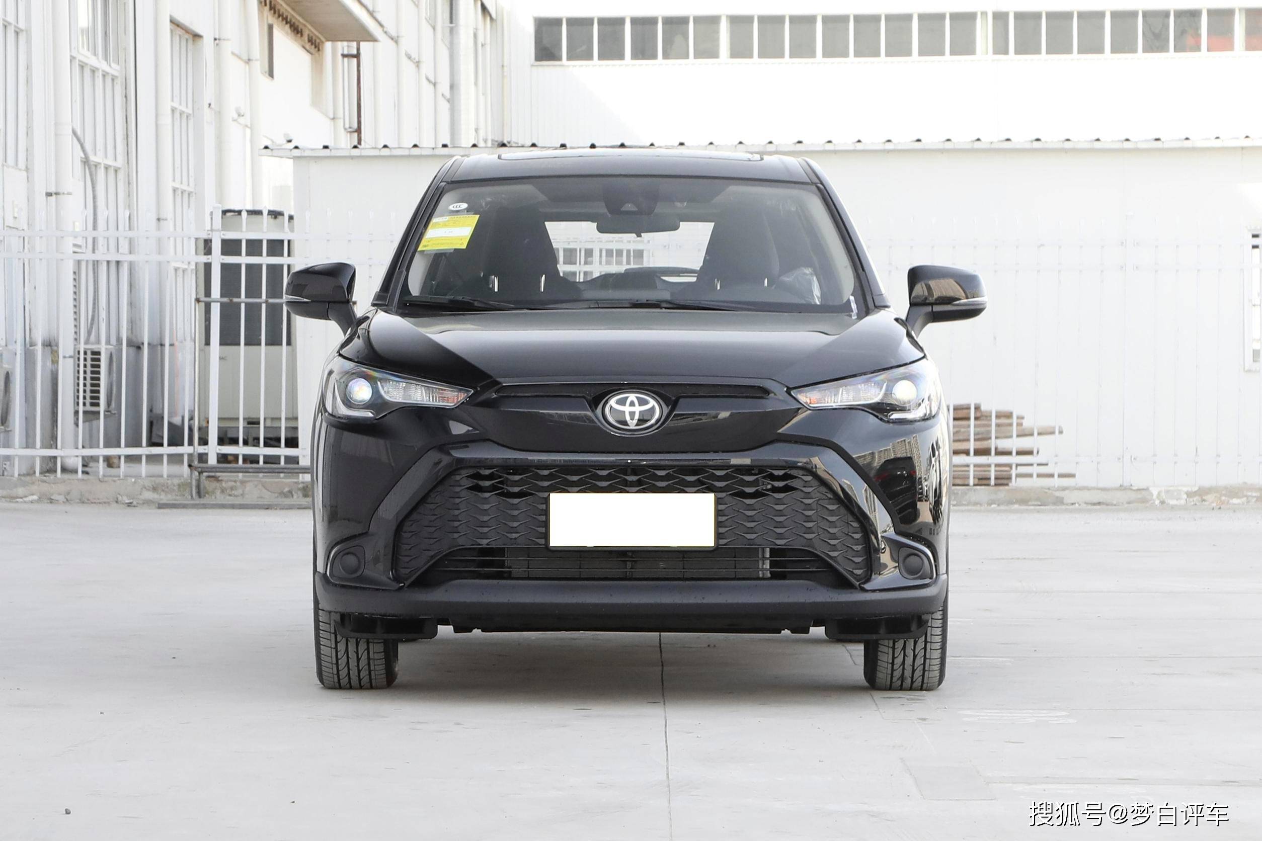 首先来看下车型与价格,为满足消费者的多元化需求,丰田锋兰达共推出5