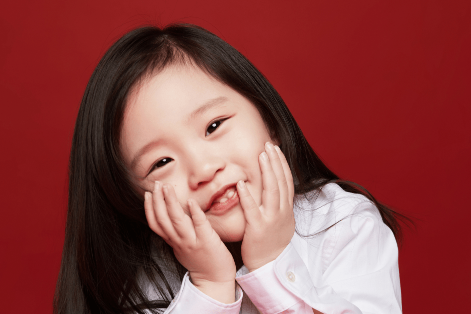 原创王智晒三岁女儿生日照颜值遗传到妈妈的好基因最可爱的星二代