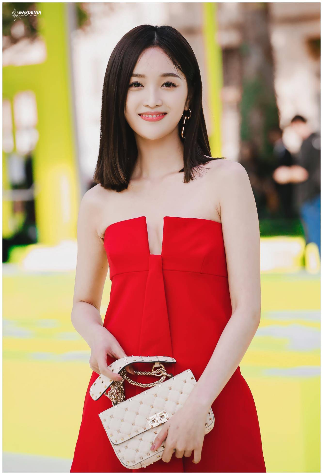 女性_火箭少女_气质