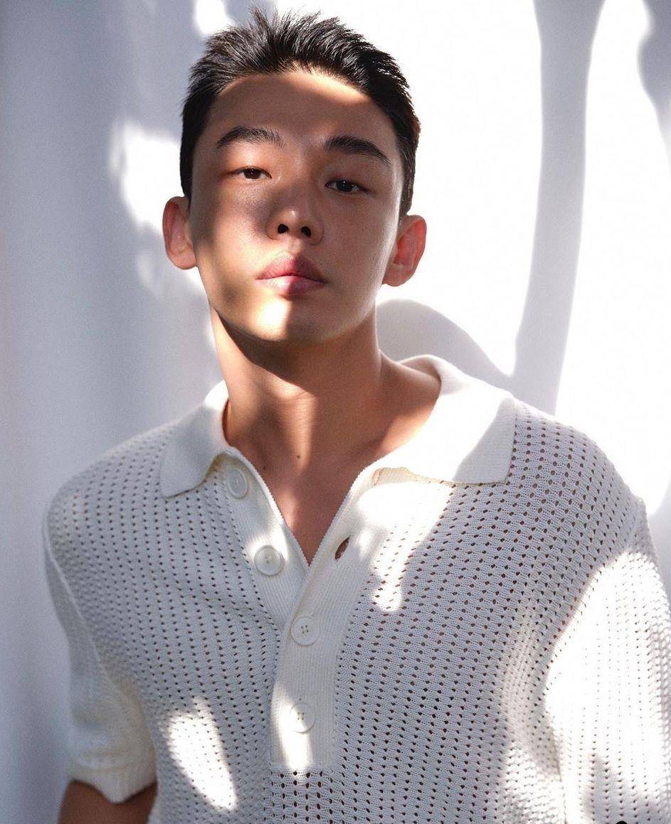 我们是地球,我们是一体"刘亚仁也是个热爱艺术的爱豆,他和权哲华一起