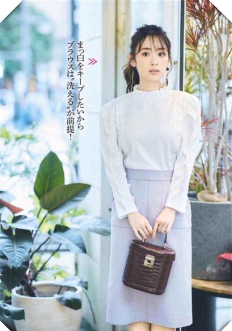 爱游戏ayx30岁女人直接照搬的裙装穿搭时髦显气质每套都完美还不重样(图4)
