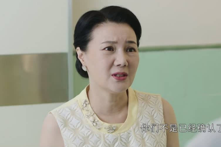 马思思没能有幸生在一个完整的家庭里,父亲早逝,母亲陈美娟改嫁后将她