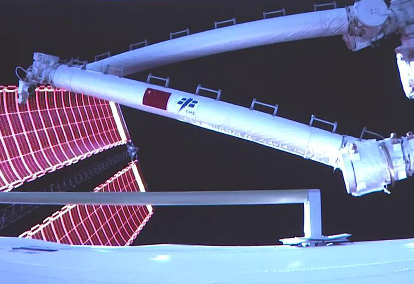 原创天宫空间站第二套机械臂双臂对接爬行样样精通还能跨舱搬货