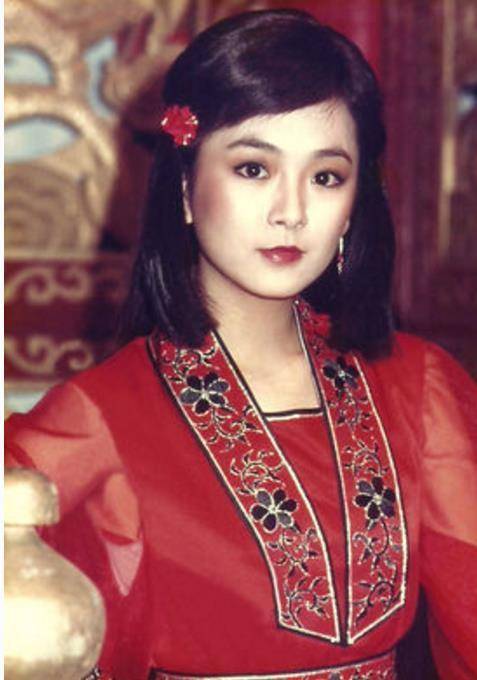 琼瑶的干女儿,被男友当街打,57岁终于找到幸福_赵永馨_宋伟_传人