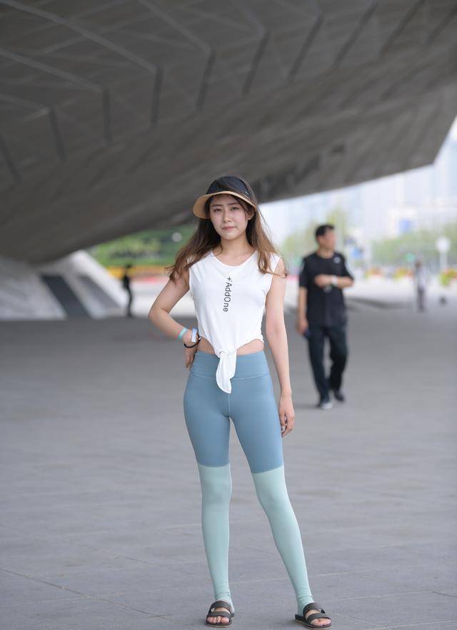 健美裤穿搭让你美成万人迷彰显不一样的时尚和时尚