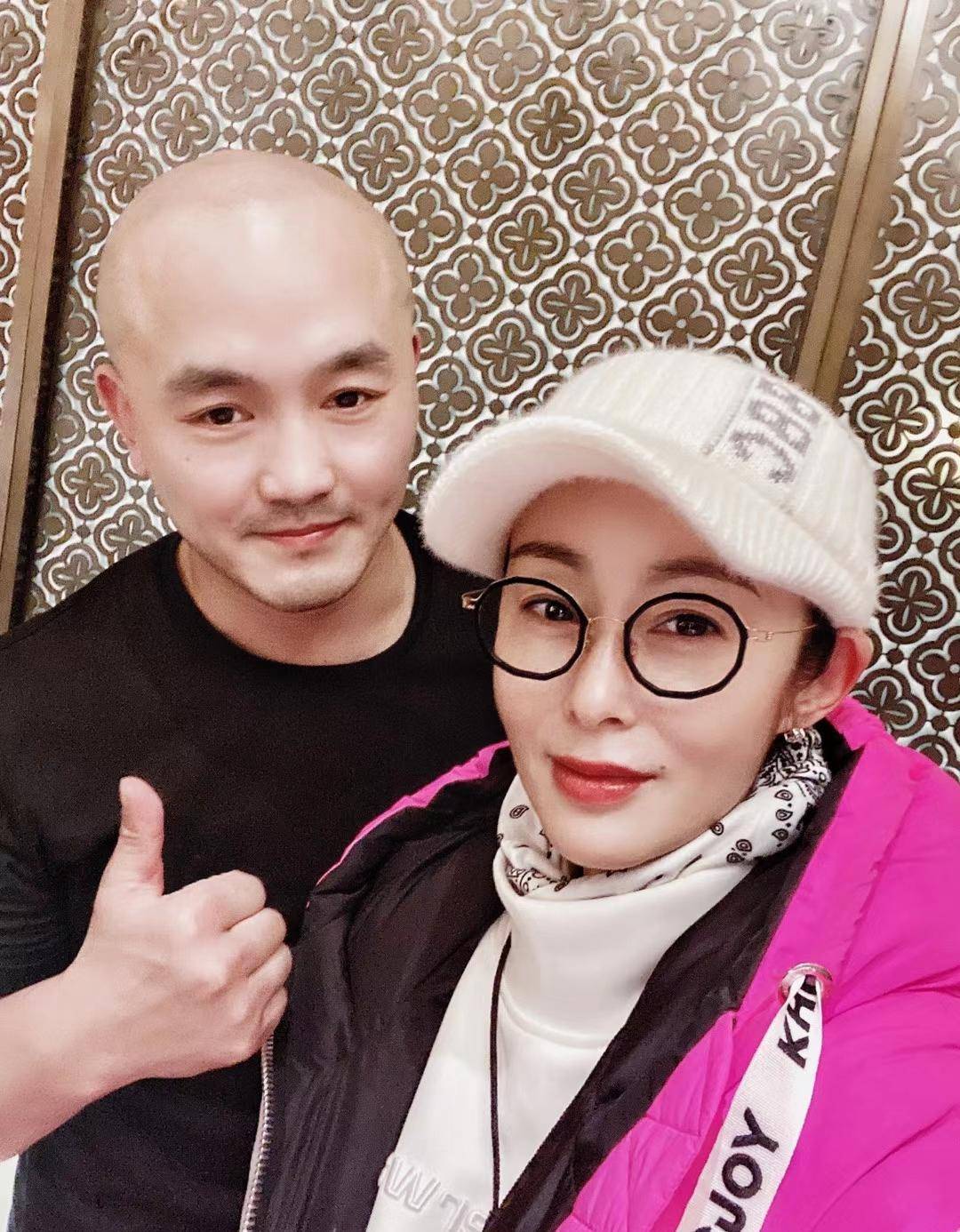 武僧一龙女儿首次曝光小龙女是美人坯子一龙妻子至今成谜