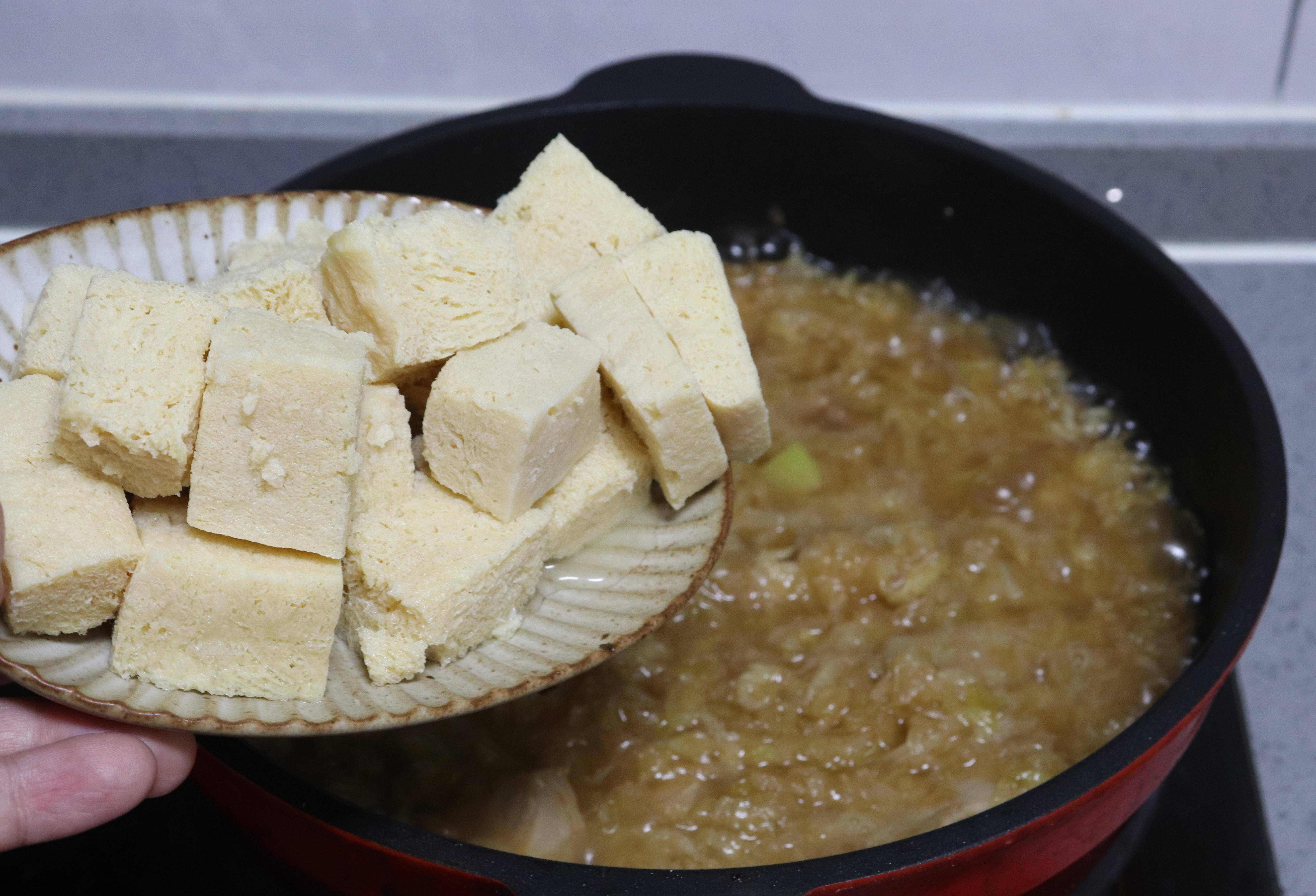 五花肉炖酸菜冻豆腐图片