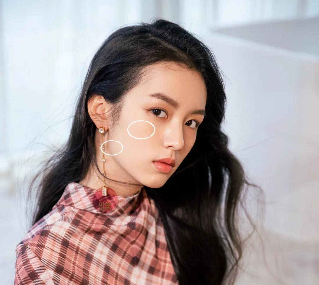 "冷脸美女"有何魅力可以收割这么多颜粉?