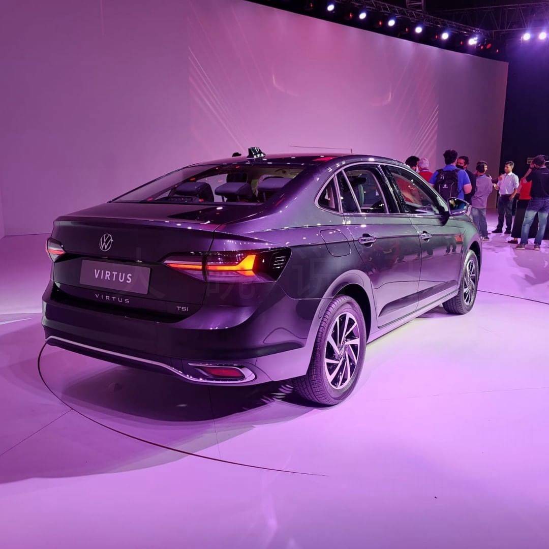 大众virtus曝光定位高于桑塔纳10t6at油耗3升犀利帅气