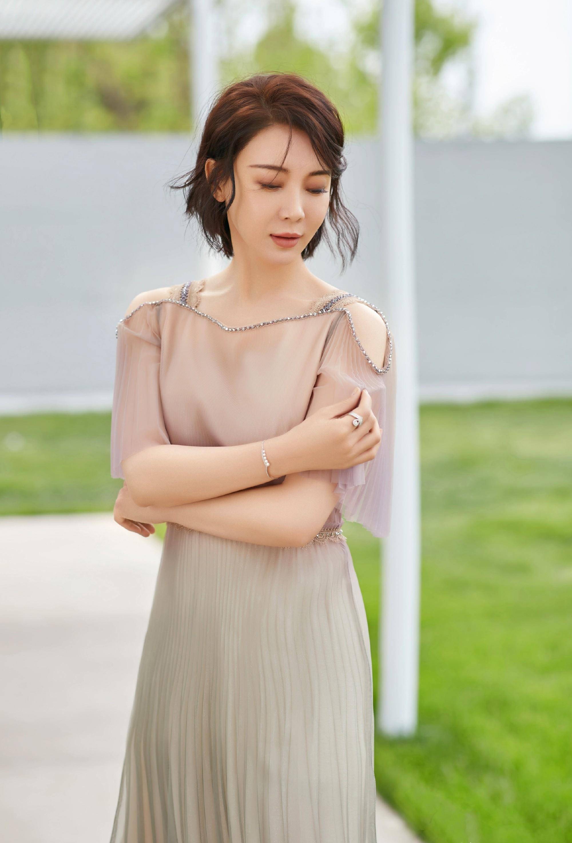 原创40岁不知道怎么穿陈数告诉你答案轻松穿出知性优雅范儿