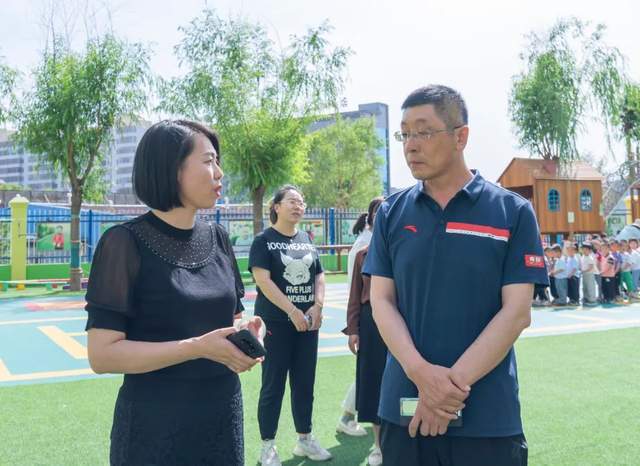 27日,李长春一行先后到神木市教体局,神木市第十四幼儿园,神木市红黄