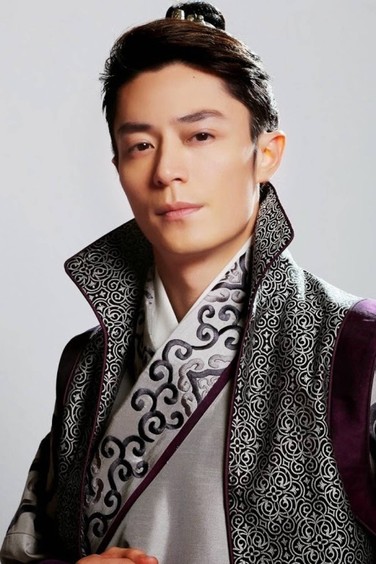 霍建华自入娱乐圈的影视行业以来,很多作品都是偏向于古装题材的电视