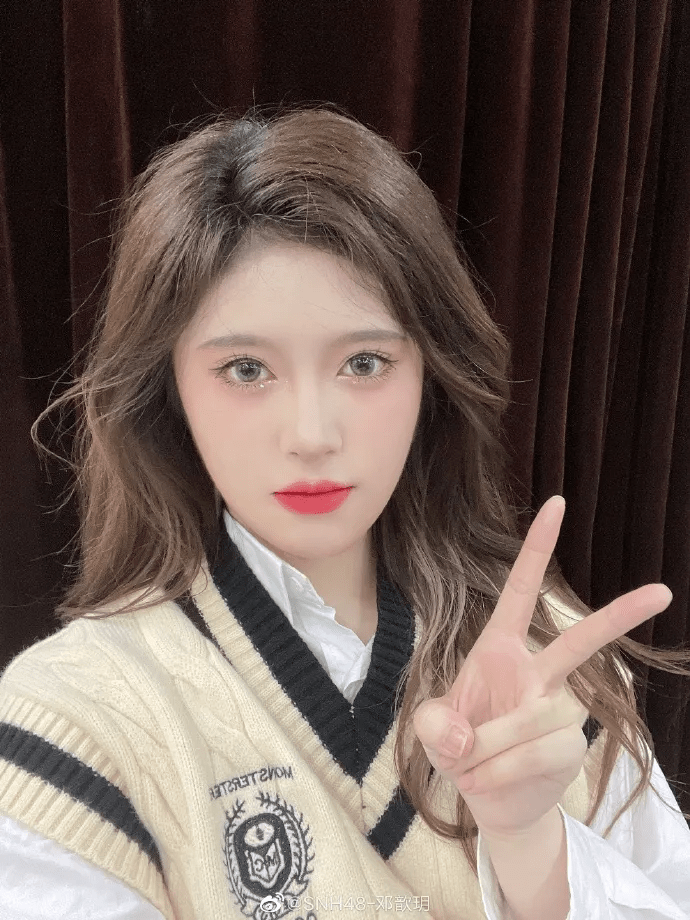 原创翻版鞠婧祎打通了正主的路人缘玄学