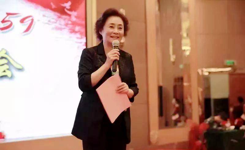 原创还记得渴望中美丽的女医生田莉吗笑靥如花为何当红时转型