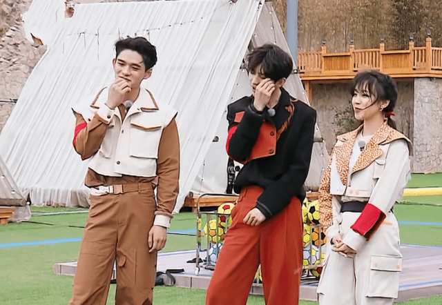 原创陈飞宇身高188当他和182的蔡徐坤站一起谁撒谎一目了然