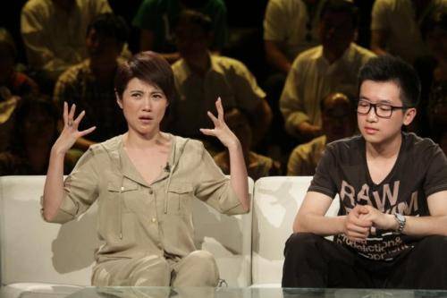 被跳舞耽误唱歌的演员颜丙燕:即使荣誉傍身,她依然活得随性自我_母亲