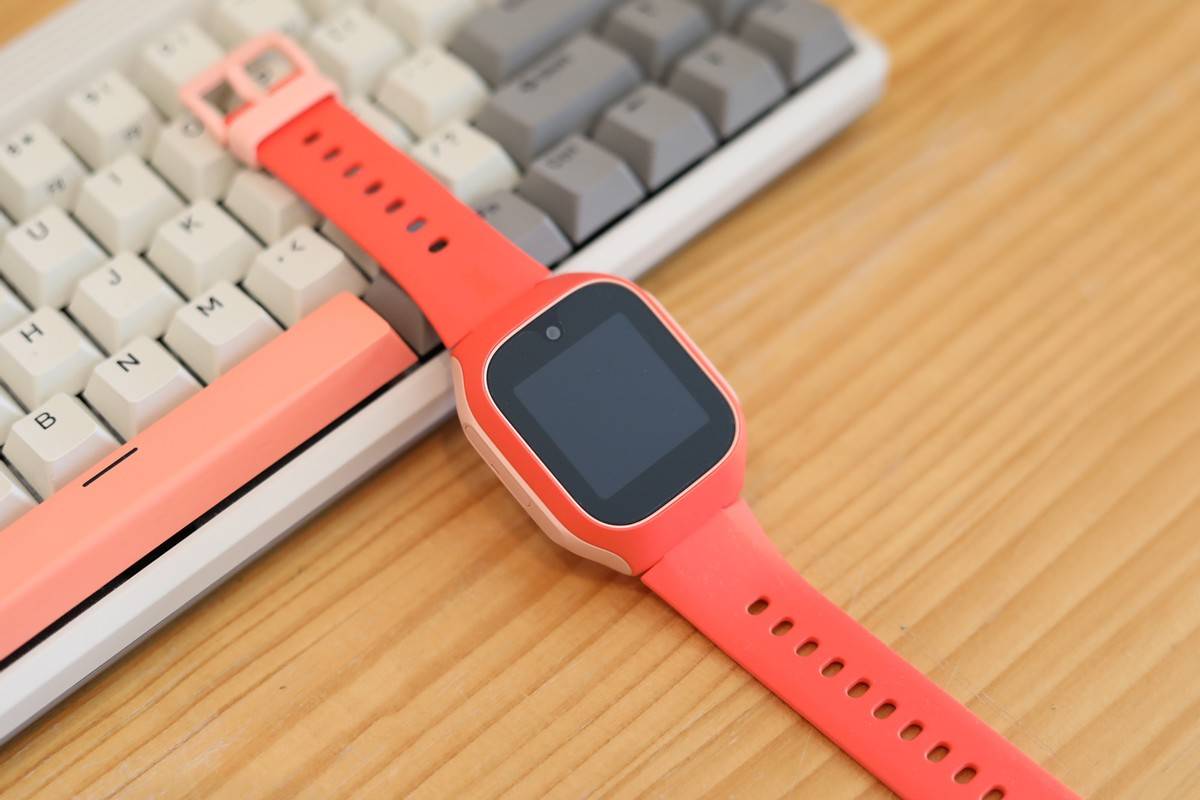 小米良心新品不到500内置儿童版微信米兔电话手表6c评测