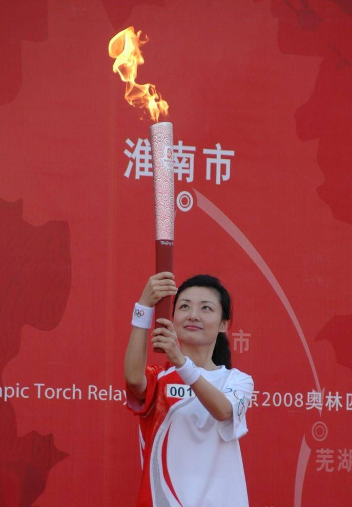 2008年,周涛担任了北京奥运火炬传递淮南站的第一棒火炬手.
