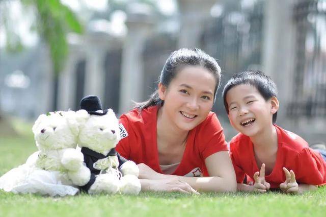 22岁姐姐拒养2岁弟弟被父母告上法庭法院判决结果令人委屈