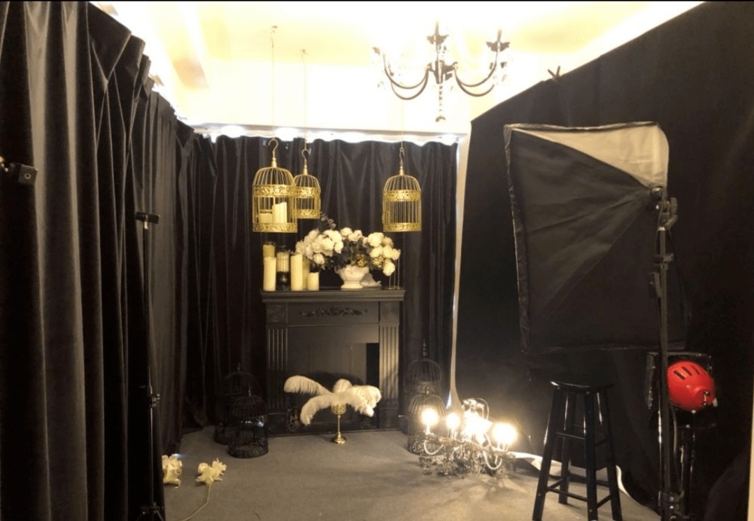 美镜自拍馆坐落于成都市商业街附近,据店主小王介绍