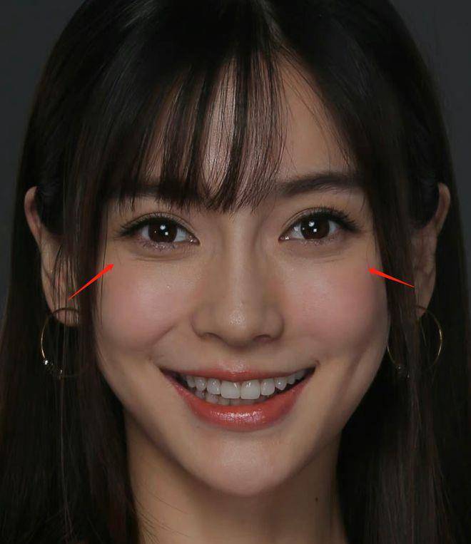 原创baby又一组未修图曝光皮肤细腻五官立体不愧是内娱生图女王