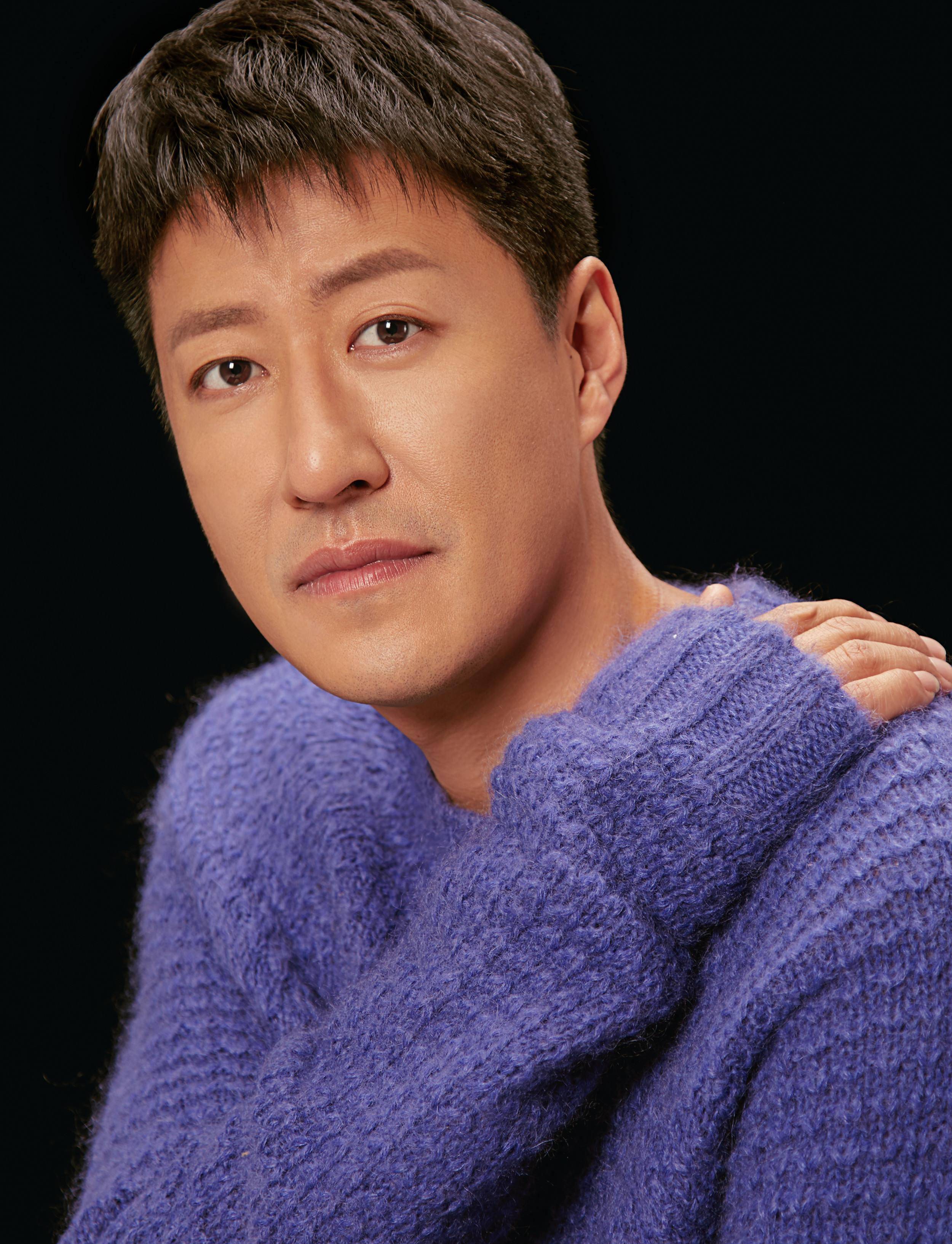 出道24年的于震:被首任妻子曝八卦,今和小13岁娇妻恩爱8年_事业_辛月_