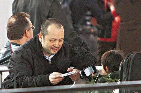 沈嘉伟的出身虽然比不过王晶,但他能给邱淑贞的,王晶给不了,那就是一