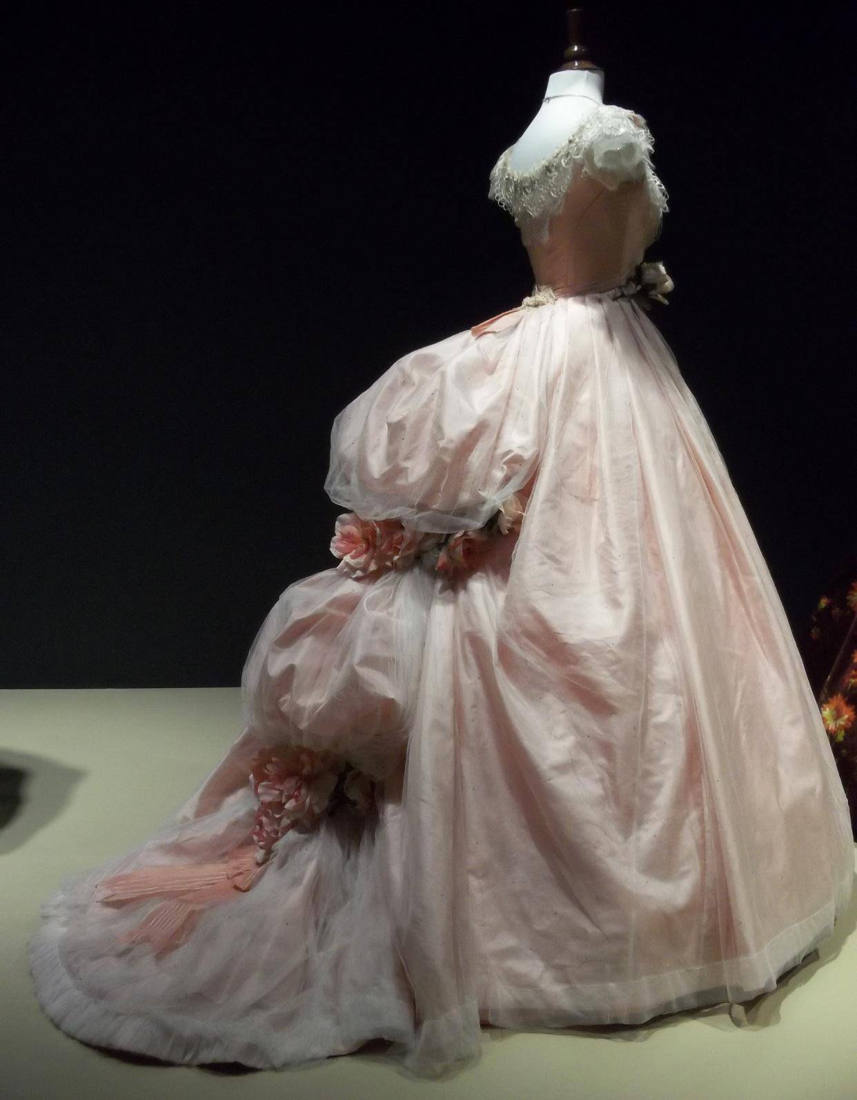 原创欧美电影10大舞会礼服茜茜公主的蓝色舞裙灰姑娘的蓬蓬裙