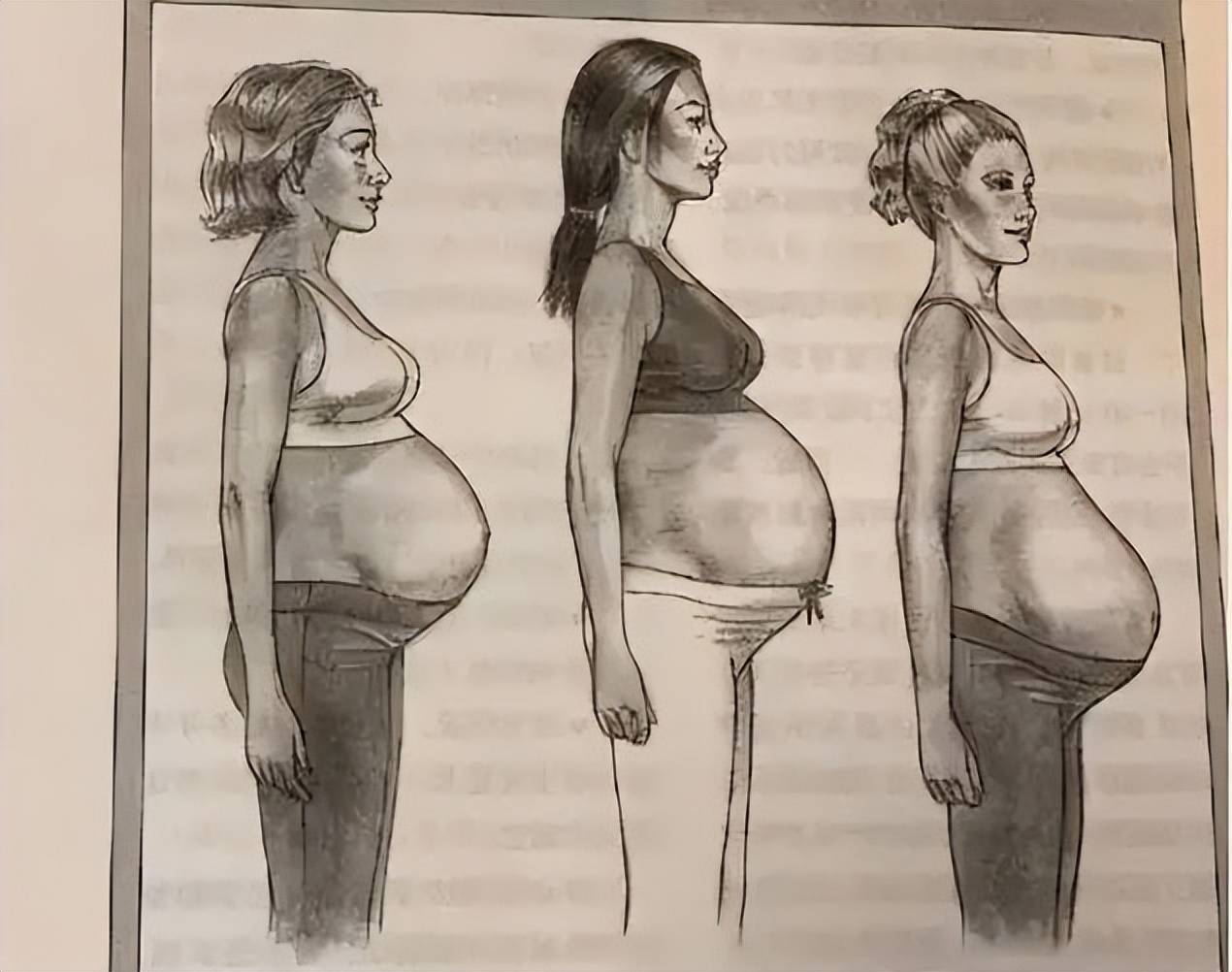 三胎妈妈晒罕见孕肚：悬浮半空向前凸,像塞个西瓜被质疑假孕