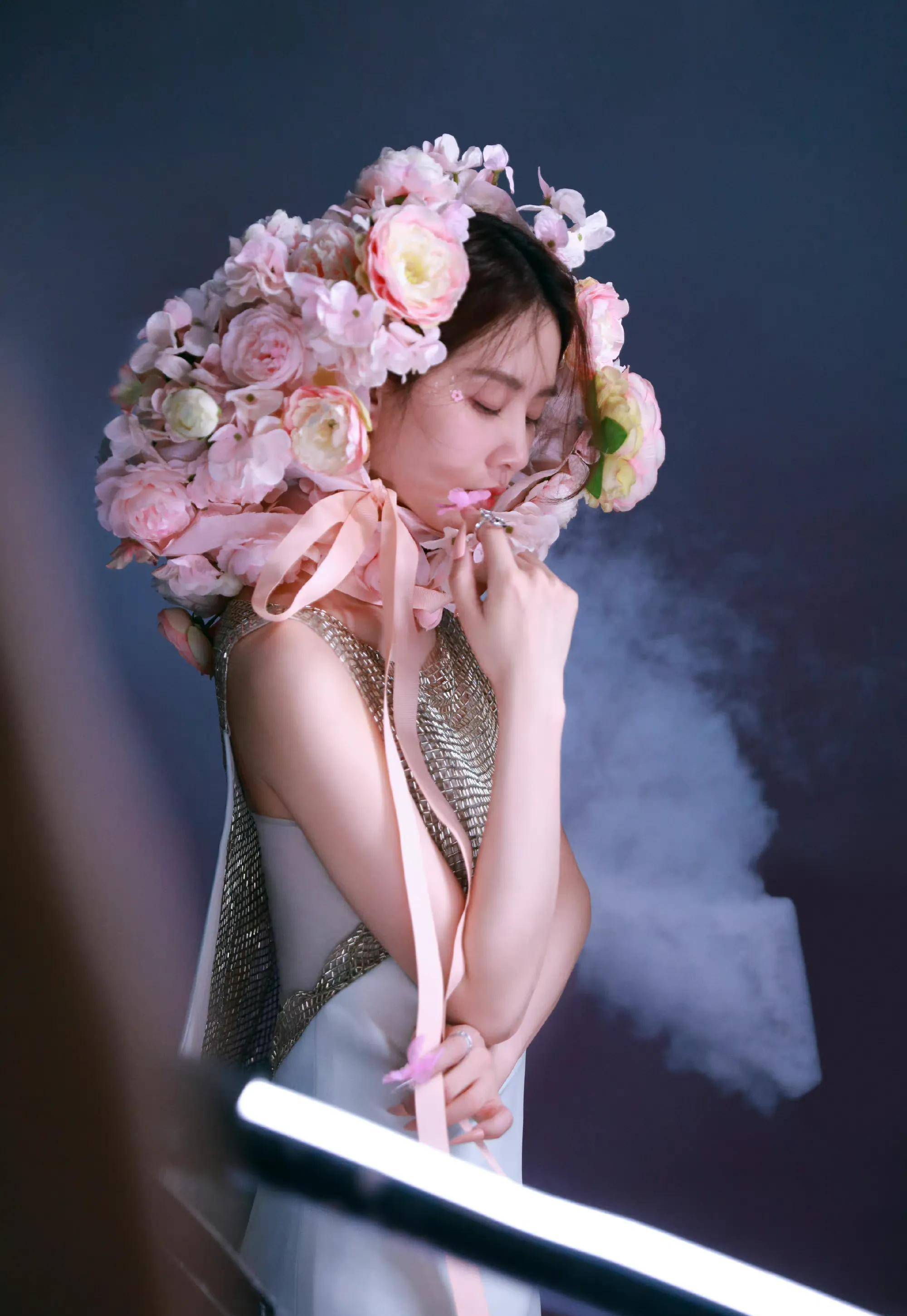 刘诗诗花仙子造型,姐姐就是仙女吧,脱俗美如画_气质_鲜花_女明星