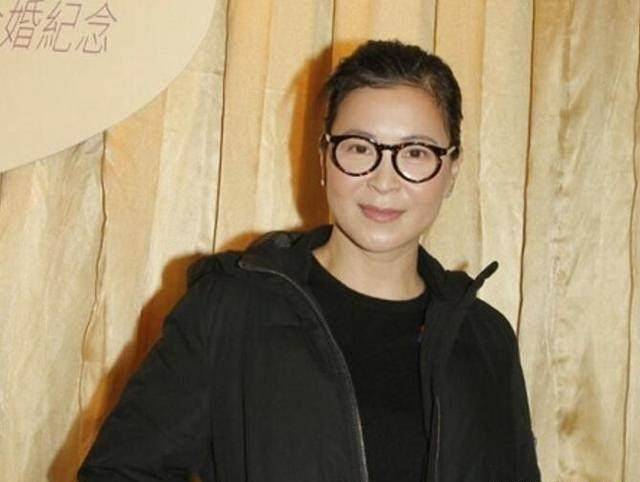 合作古天乐走红,曾获得厨艺冠军,和男友相恋22年一直不婚_苏玉华_剧中