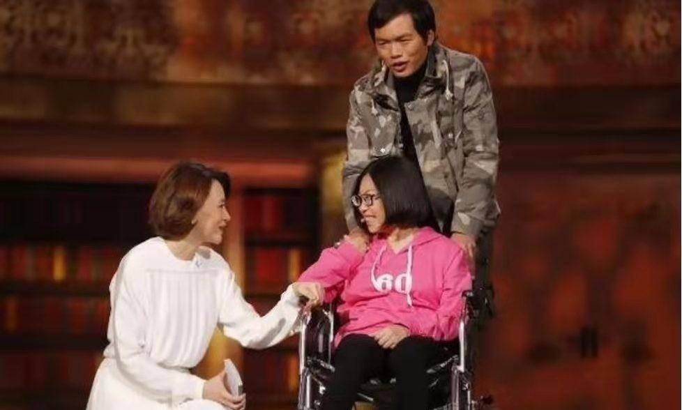 7年前,小伙揣200元带绝症女友穷游中国,现一家三口在理塘开客栈