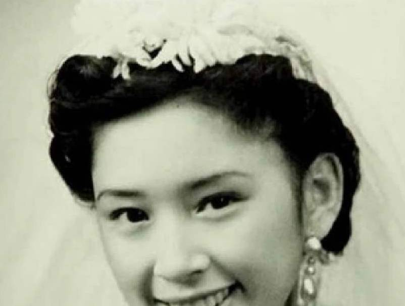 這要從李宗仁回國之路說起,1965年,李宗仁與妻子郭德潔從美國回國,第