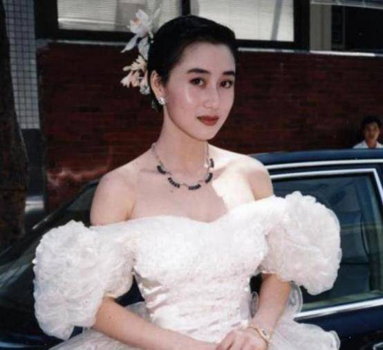 原创利智年轻时有多美李连杰为她抛家弃子何鸿燊想娶她做五姨太
