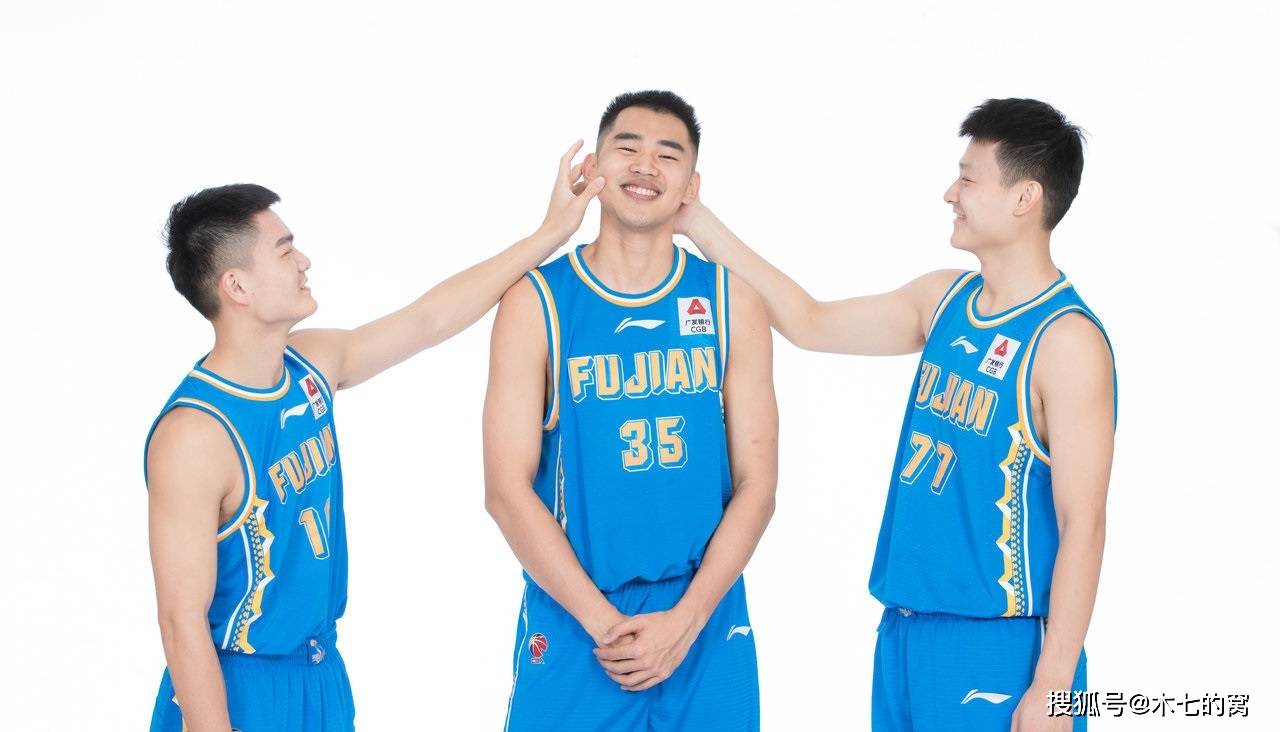 cba看大学从周启新到袁堂文黎伊扬厦大凤凰花开