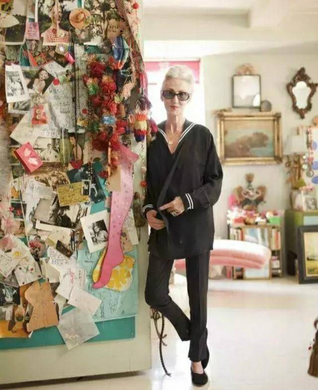 就服这位"国外老奶奶",60 依旧美得惊艳_rodin_linda_黑色