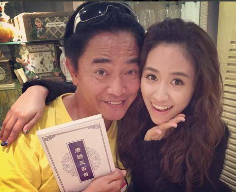 原创57岁吴宗宪罕晒全家福他与张葳葳孕有一儿三女都是高颜值