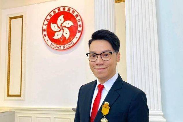 原创38岁才有初恋45岁和同性成婚香港男星和他的丈夫赢了