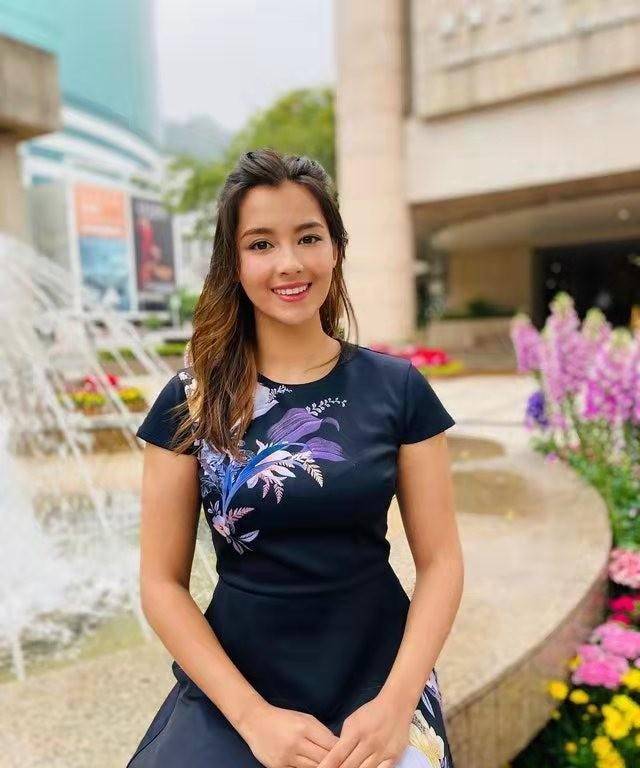 谢嘉怡获封近十年最美港姐自认不完美不高不瘦皮肤有瑕疵