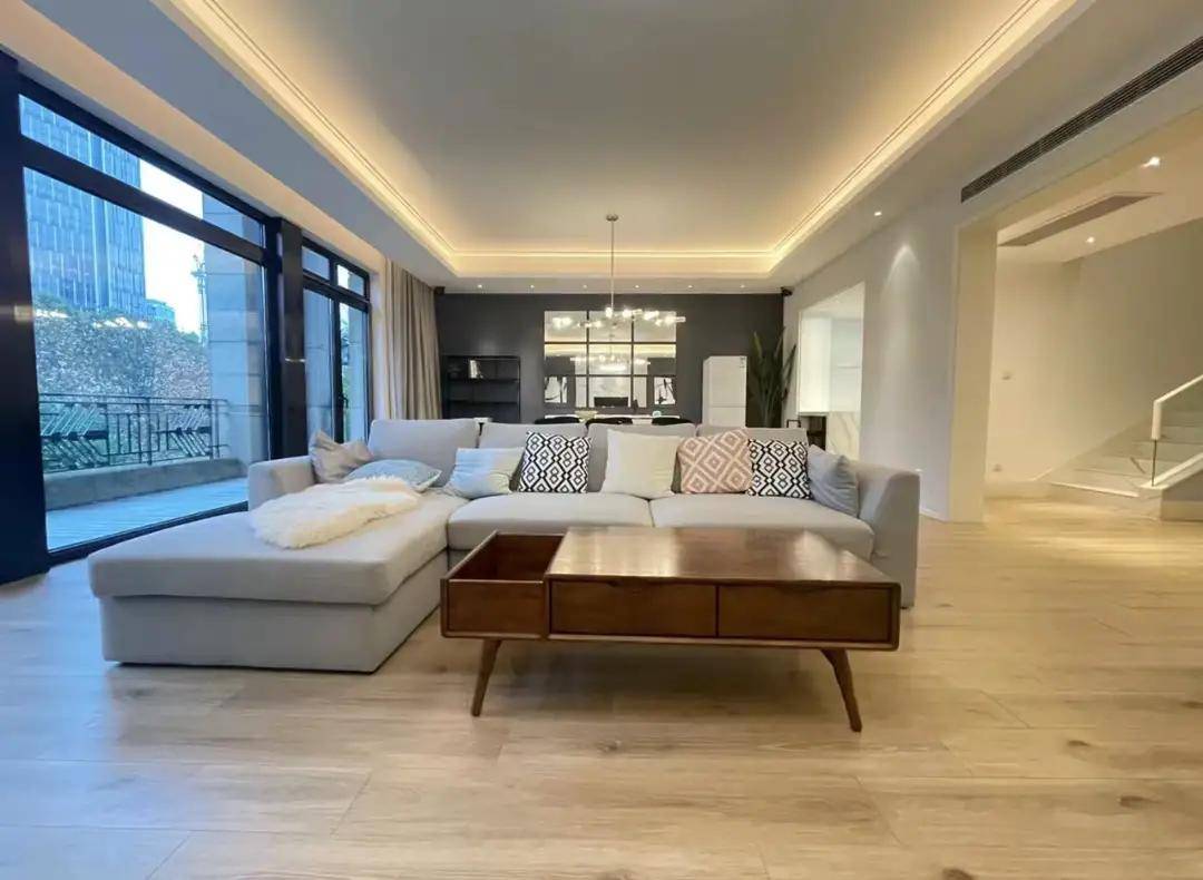 原创曝蔡少芬移居上海1年回香港千万豪宅内景曝光挂网上着急出租