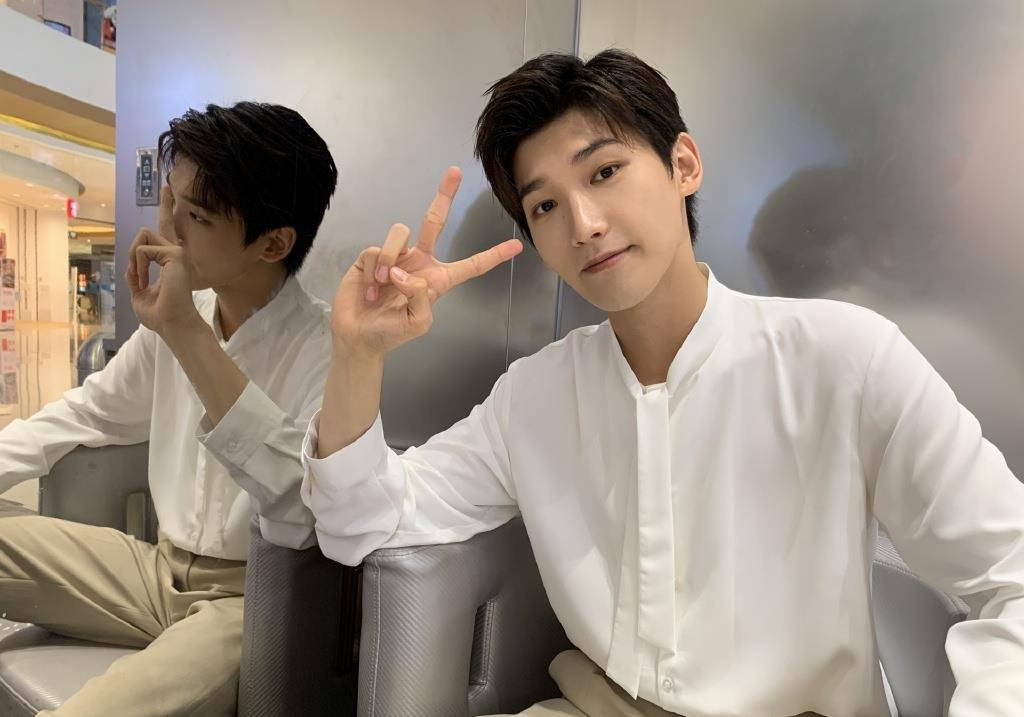 原创邢昭林恋情曝光被拍到和女子举动亲密该女子疑似北电的大学生